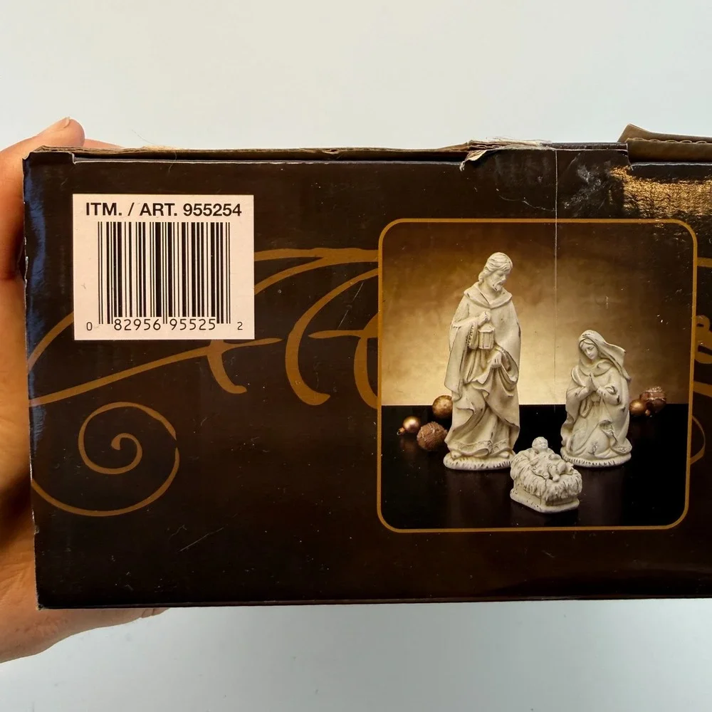 Costco Holy Family Nativity Figurines 4 Piece Set Joseph‎ Mary Baby Jesus White